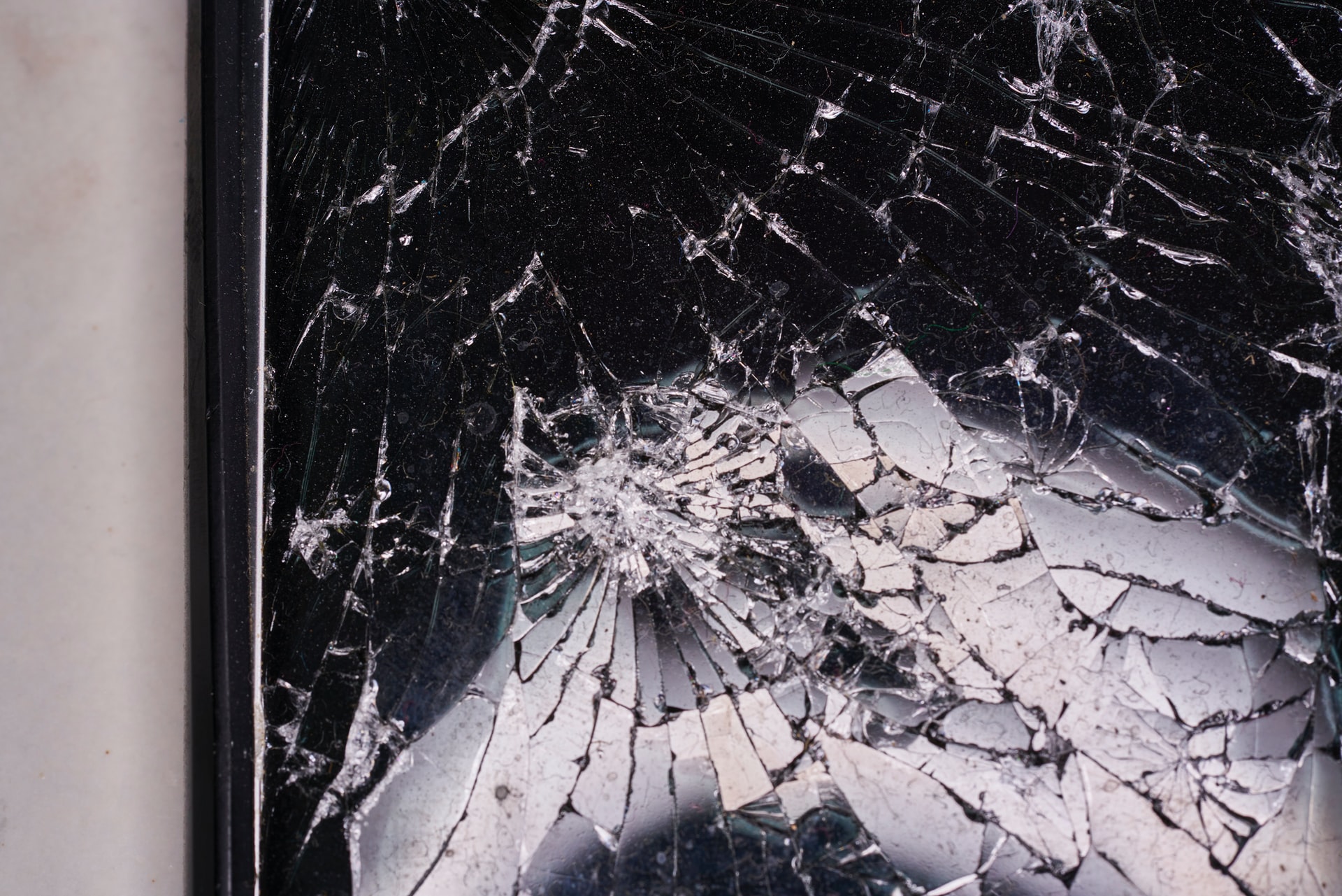 Szkło hartowane chroni przed pęknięciami ekranu
